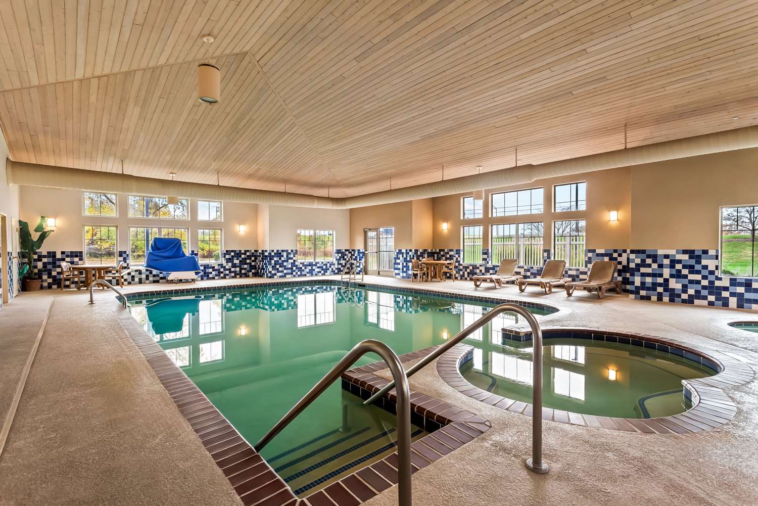 Country Inn & Suites By Radisson Portage IN 11/23