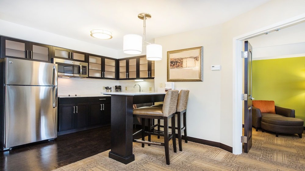 Staybridge Suites West Edmonton 65/78