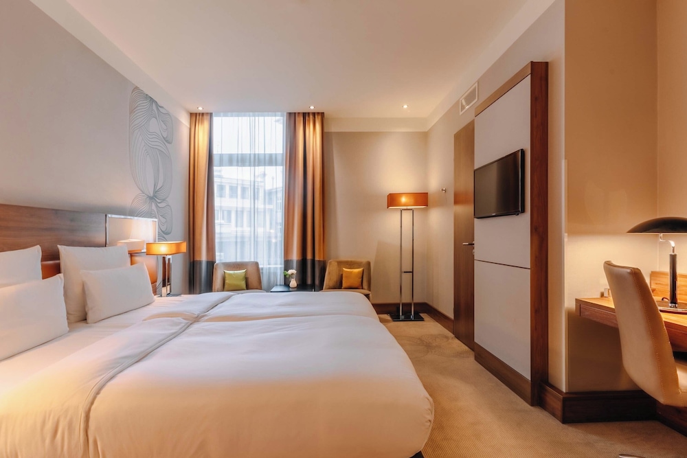 COMFORT, KING BED