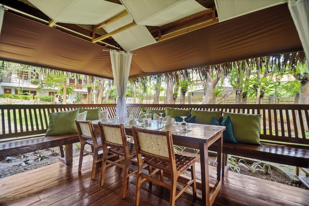 The Strand Boutique Resort 59/75