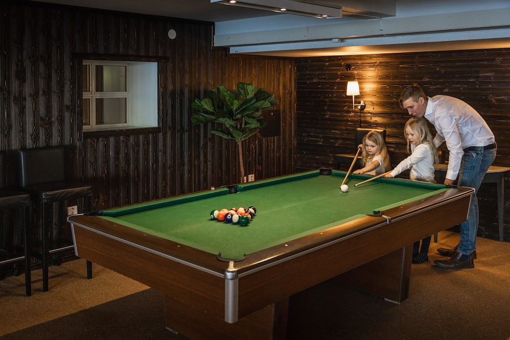 Hotell Gyllene Hornet 24/50