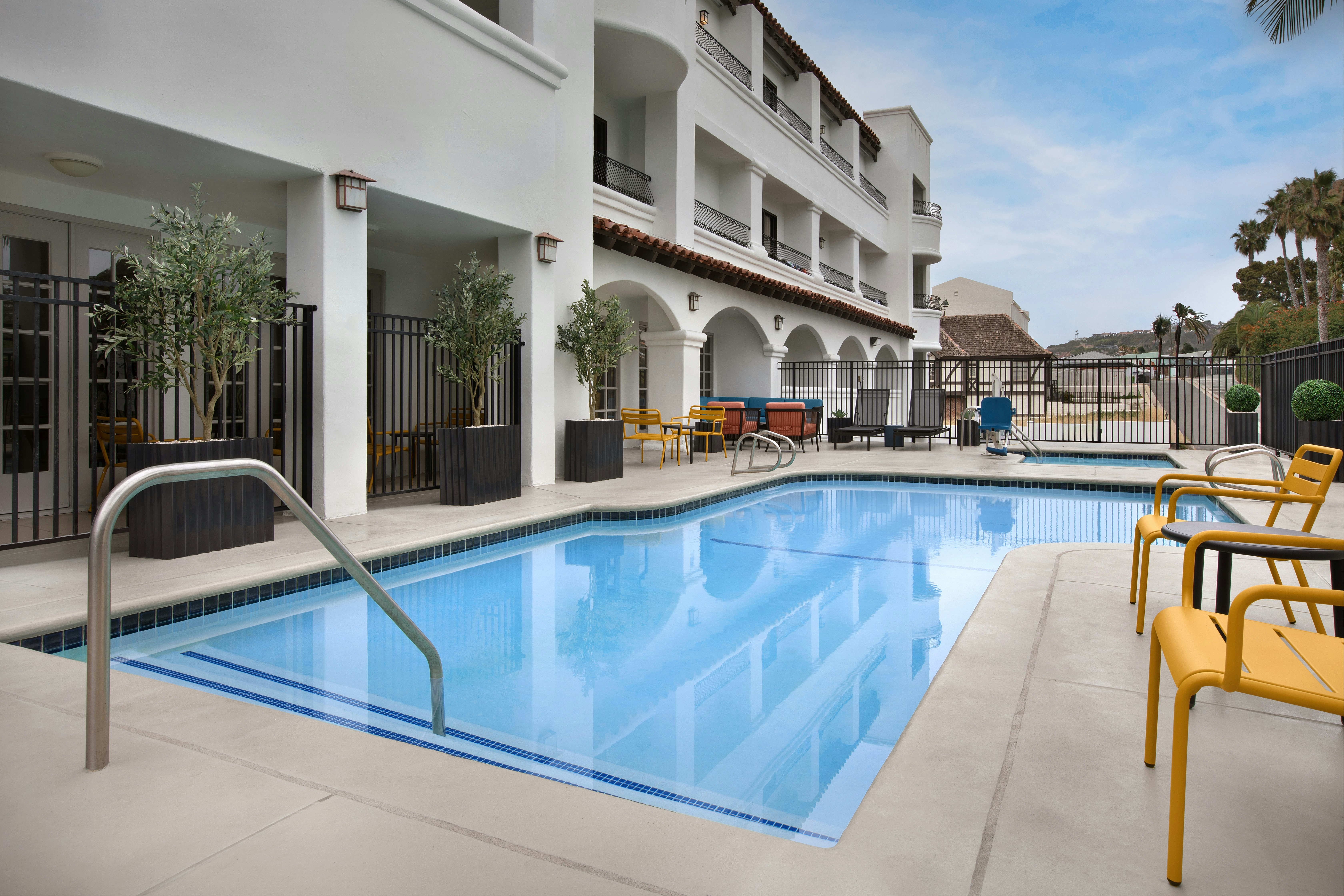 Hampton Inn and Suites San Clemente Beach 35/65