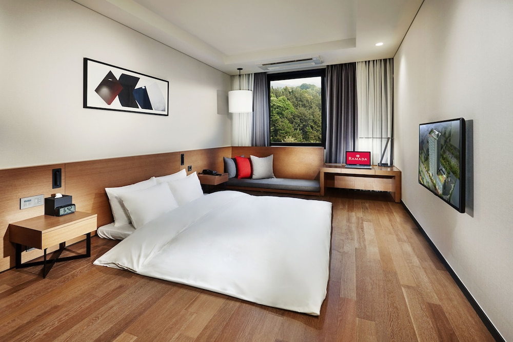 Ramada by Wyndham Gunsan 11/28