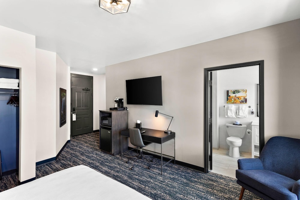 Tygart Hotel, Ascend Hotel Collection Elkins WV 57/66