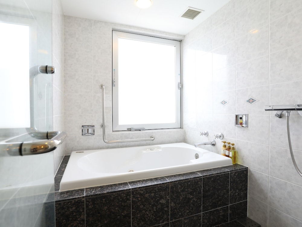 Wishton Hotel Yukari 15/65
