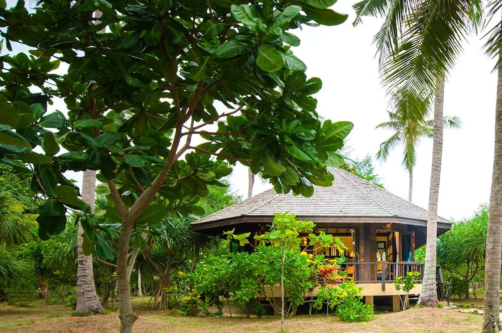 Koh Jum Beach Villas 5/76