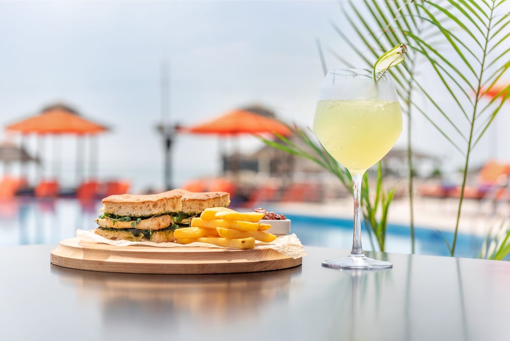 Al Maya Island & Resort 8/44