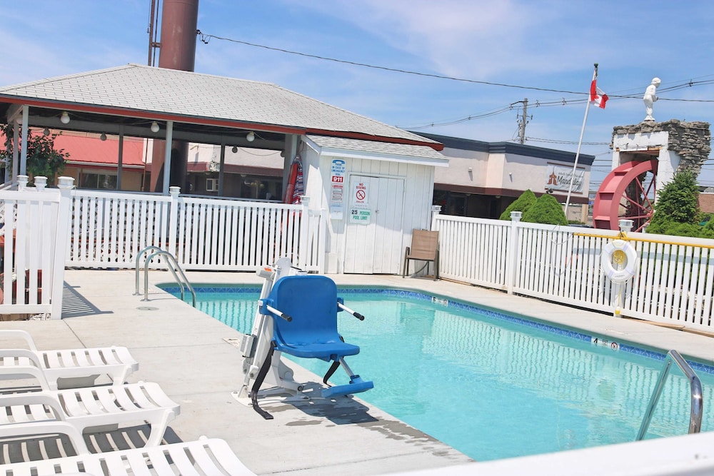 Budget Host Inn Niagara Falls 8/60