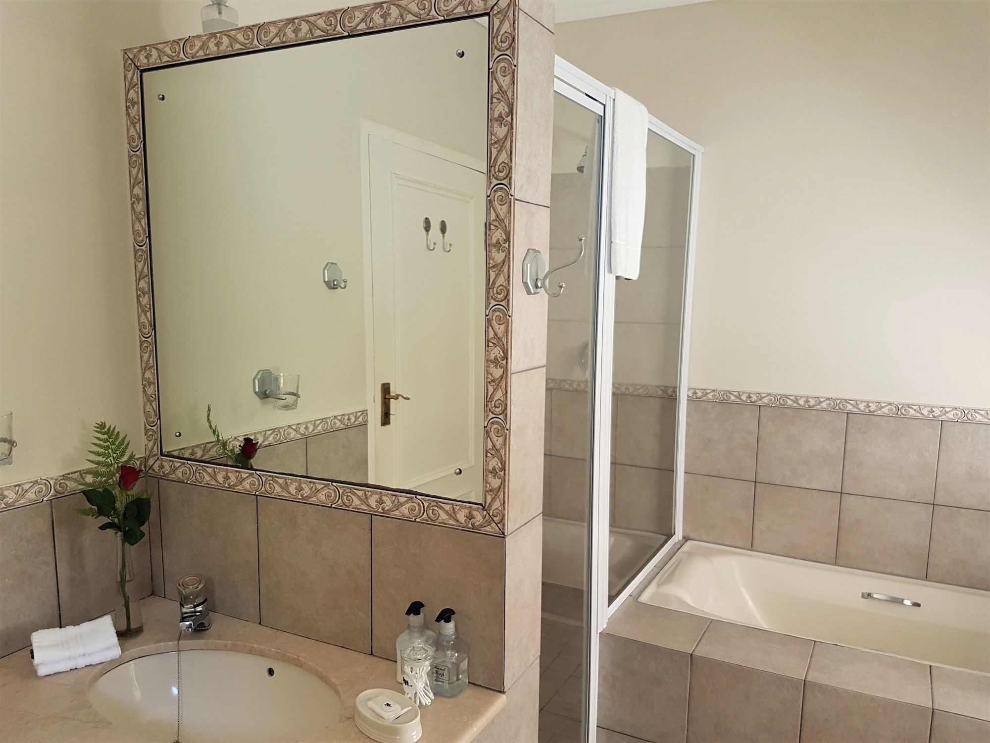 Deluxe, Luxury, Double or Twin Bed, Lagoon and Sea View، Roseroc Boutique Guest House 3/3