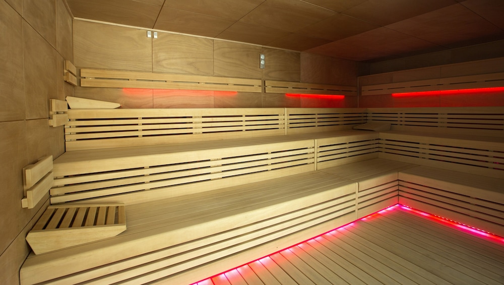 swimming pool spa