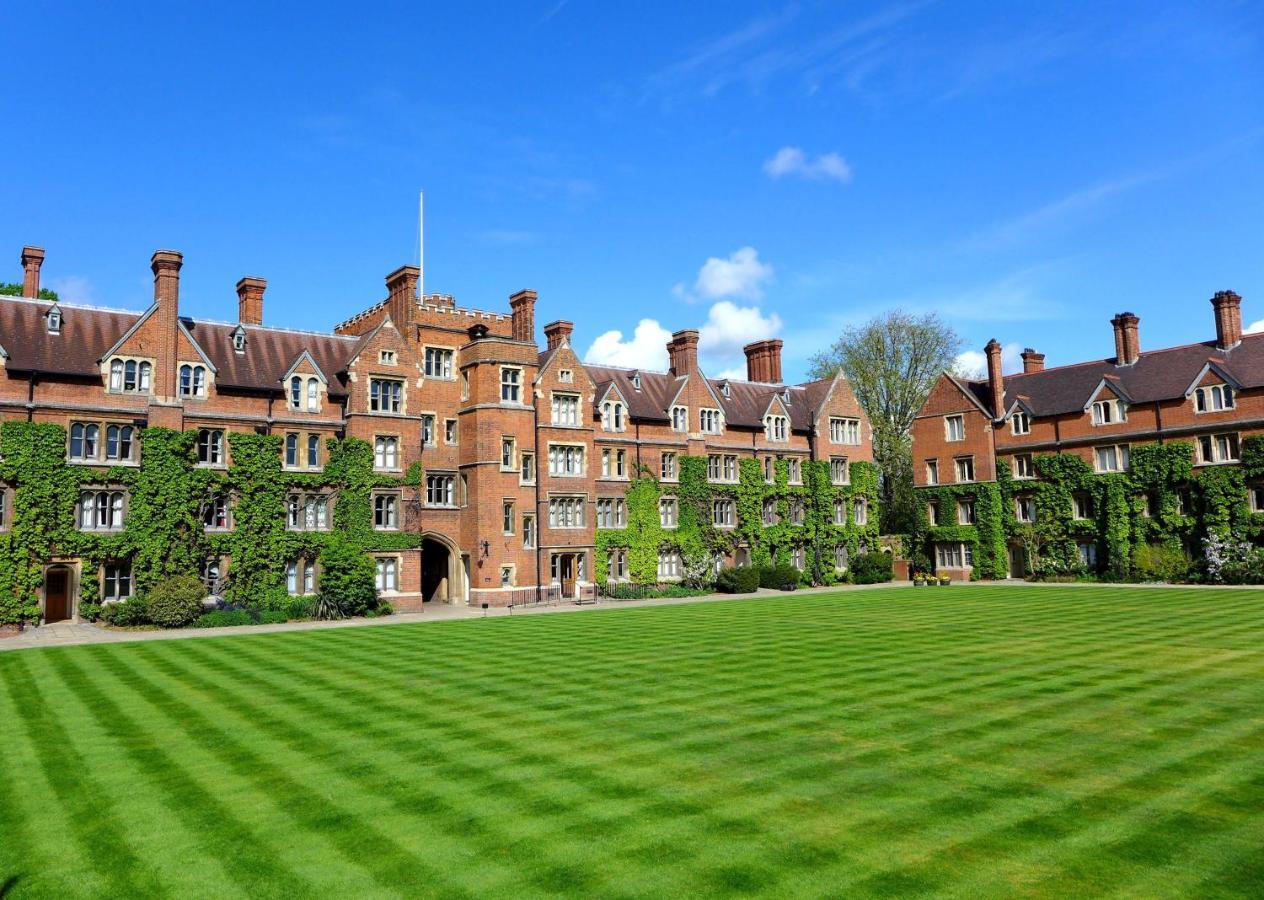 Selwyn College, Cambridge 9/12