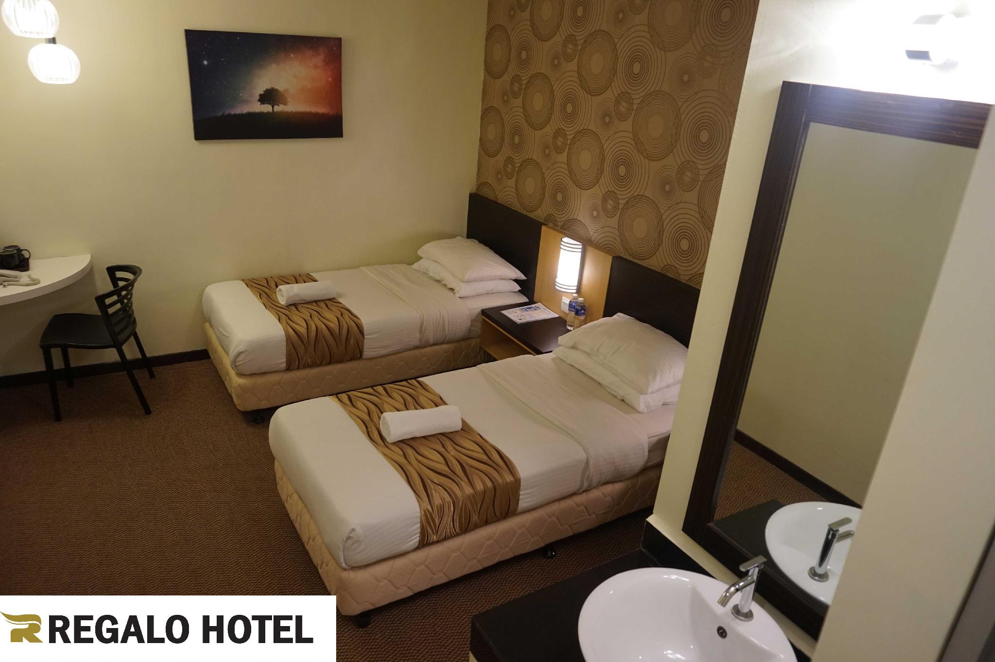 Deluxe, Twin Beds
