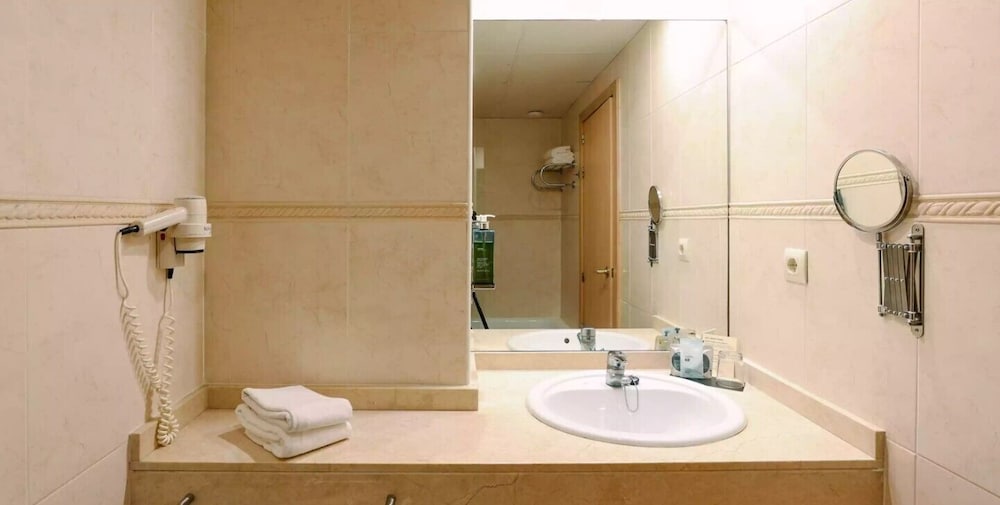 Luna Club Yoga & Spa Hotel 66/66