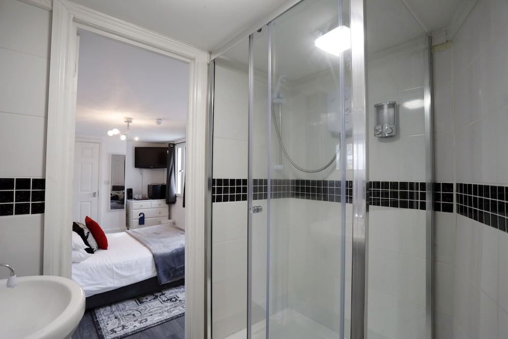 Bexley Village Hotel 46/50