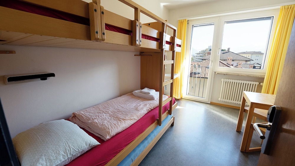 Youth Hostel Locarno 9/50