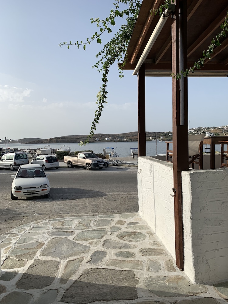 Asterias Hotel 30/33