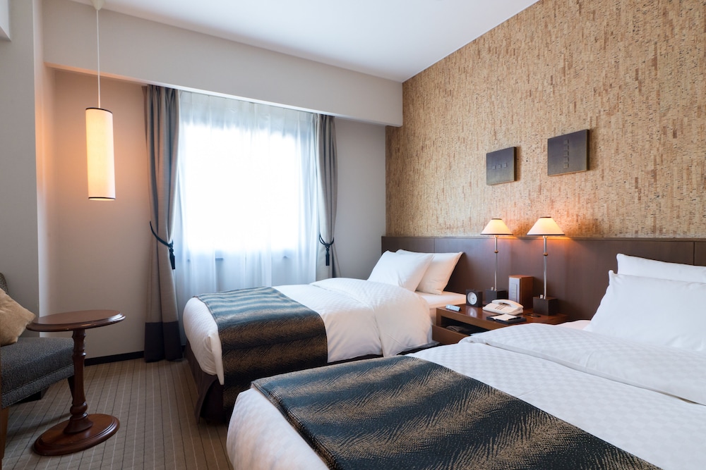 SEMI ROOM, STANDARD, 2 SEMI DOUBLE BEDS