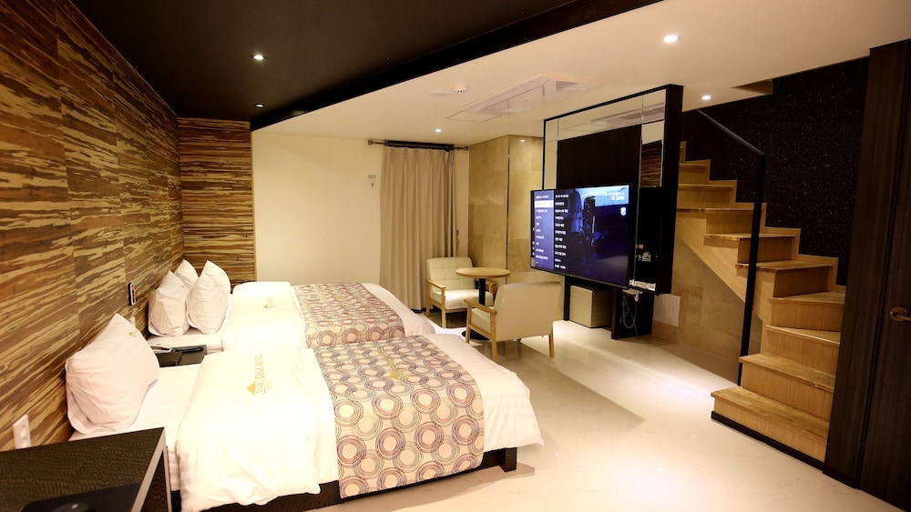 Elga Hotel 31/67