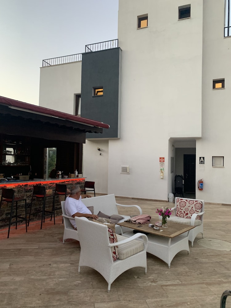 Orya Apart 28/50