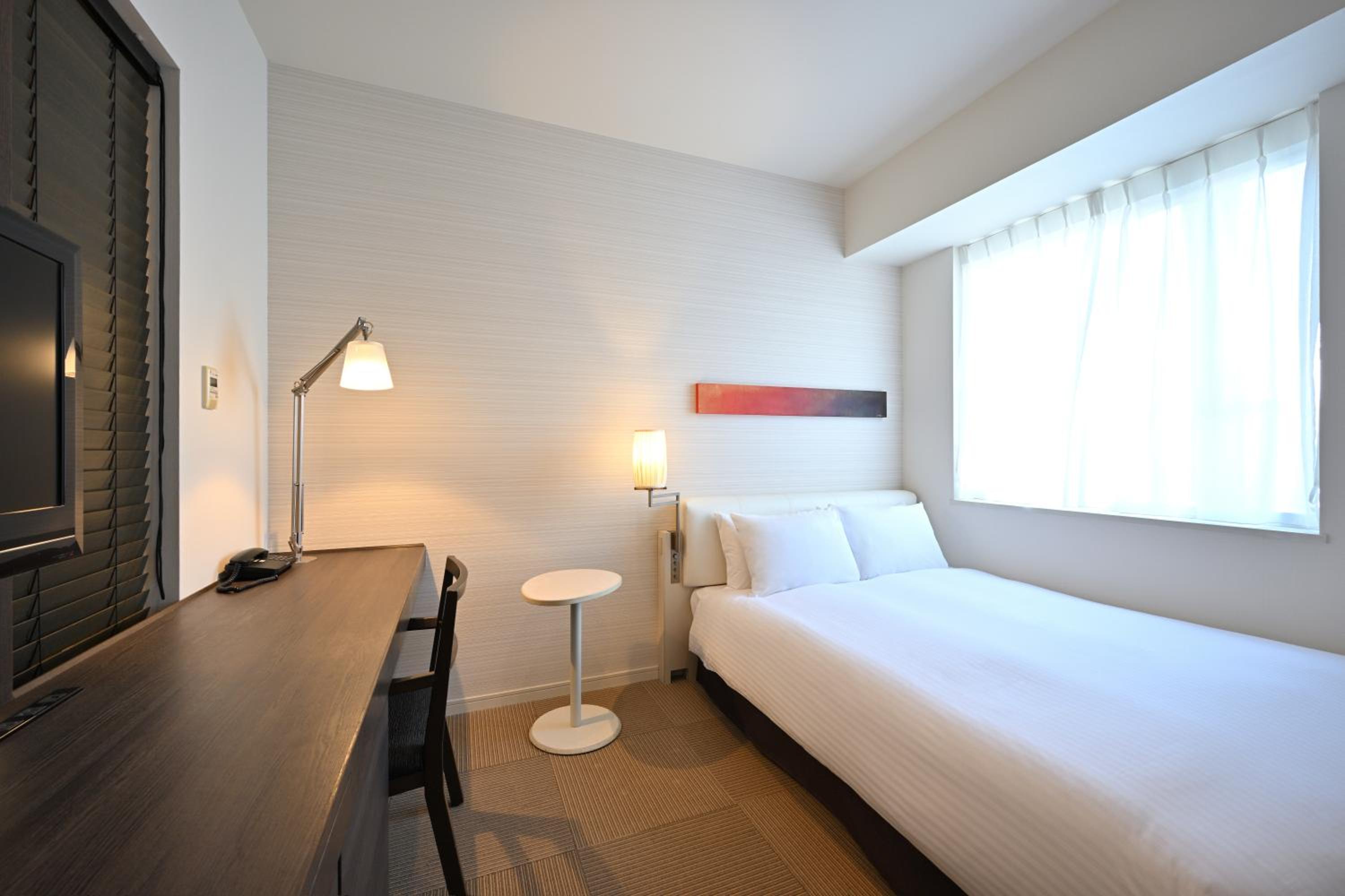 ROOM, SEMI DOUBLE BED