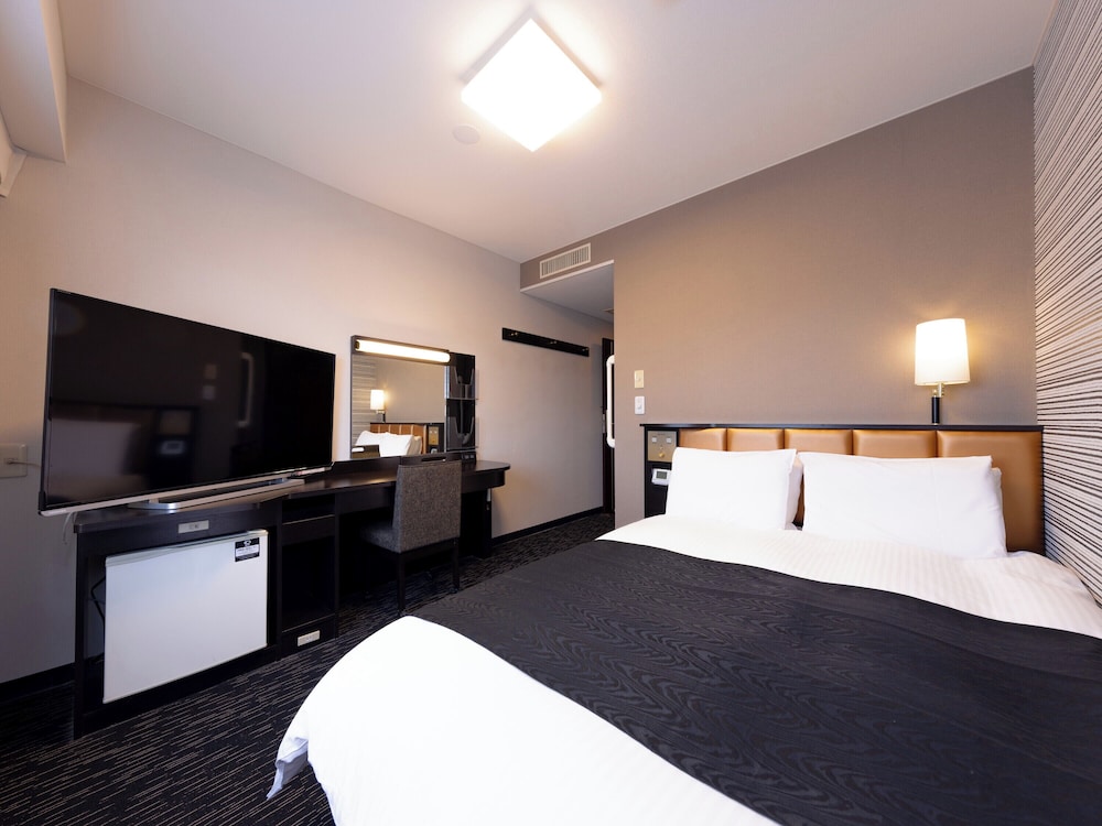 ROOM, DOUBLE BED