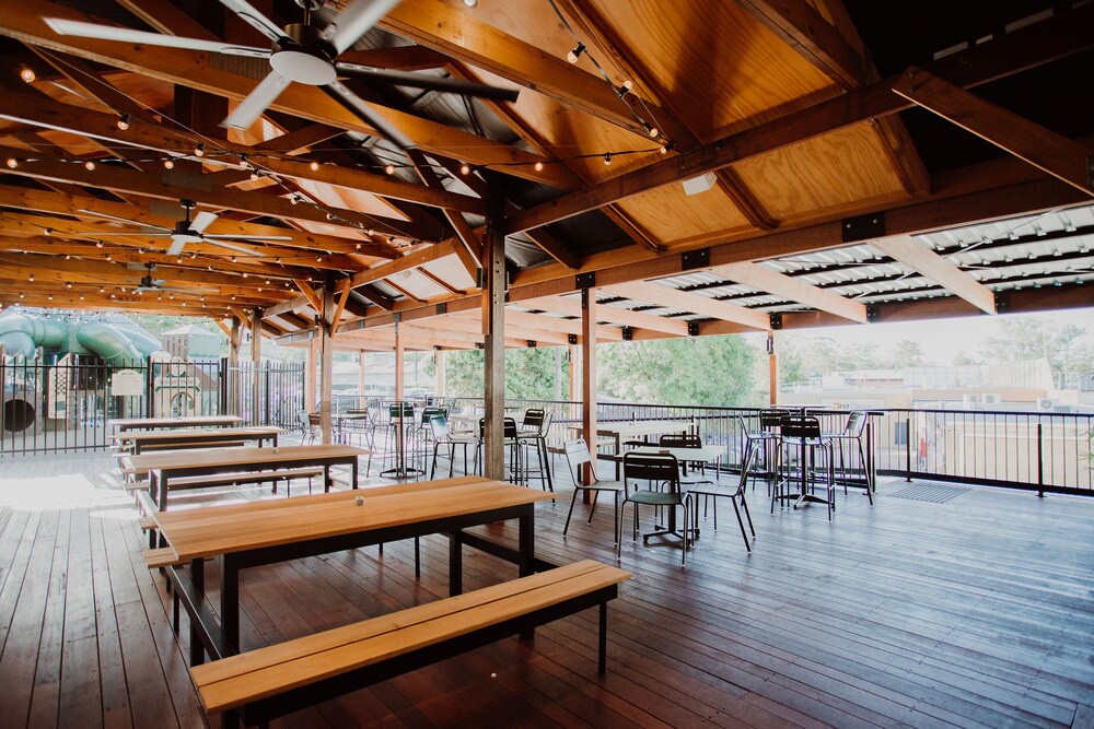 Wallaby Hotel 23/34