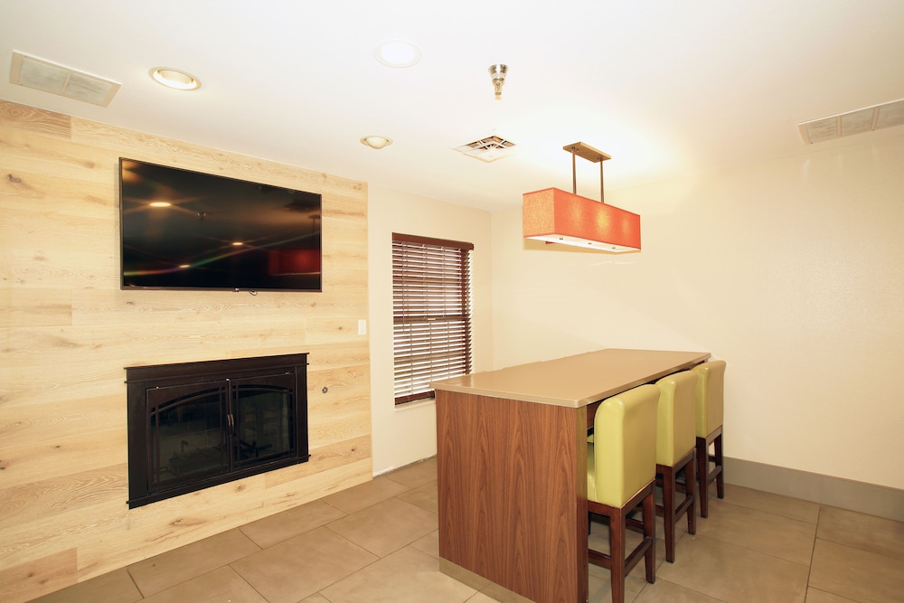 Country Inn & Suites by Radisson Greenfield IN 34/37