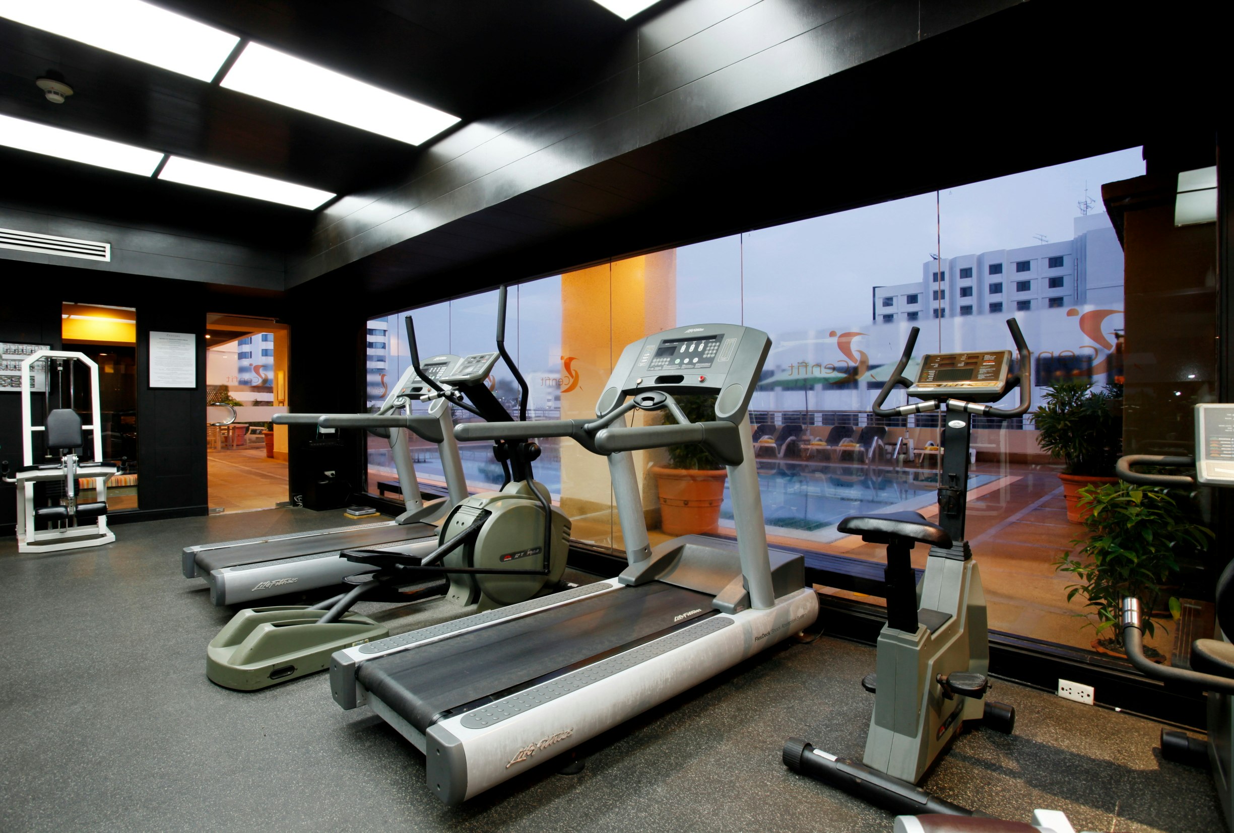 Centara Hotel Hat Yai 49/79