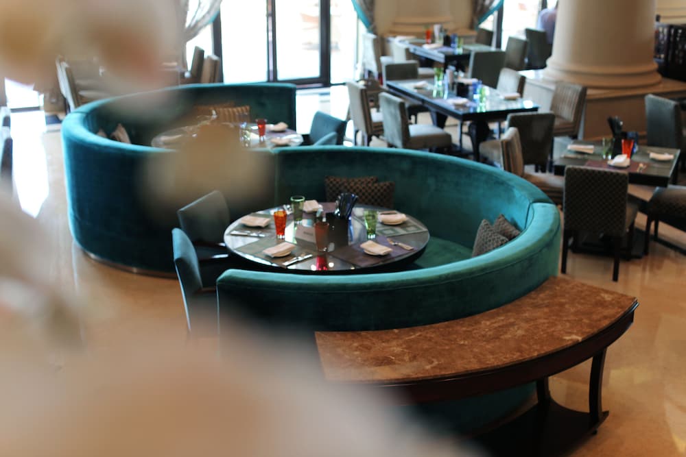 restaurant cafeteria