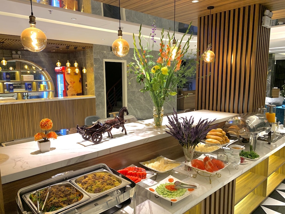 Ping Hotel Hanoi 8/66