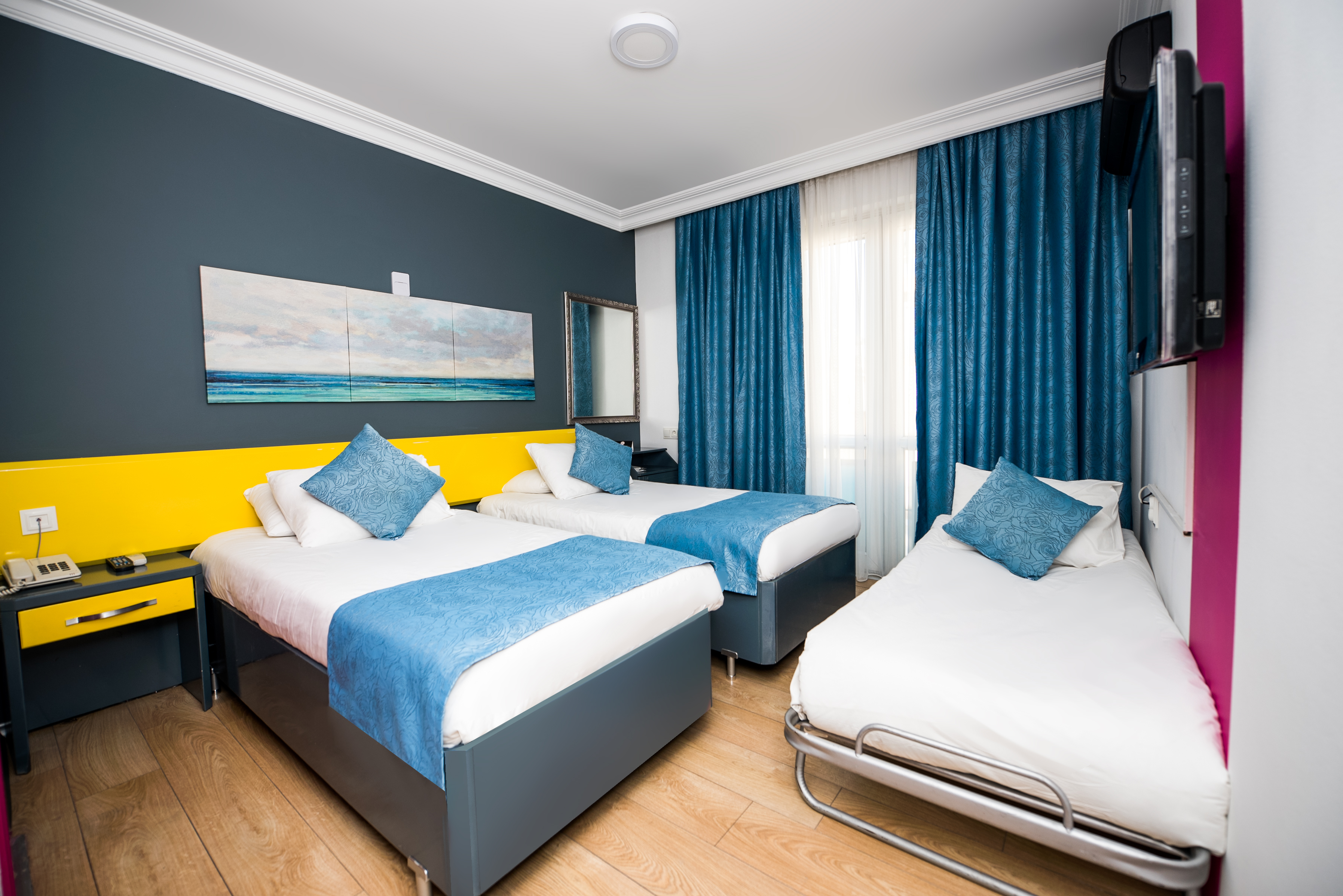 Room, Triple, Land View