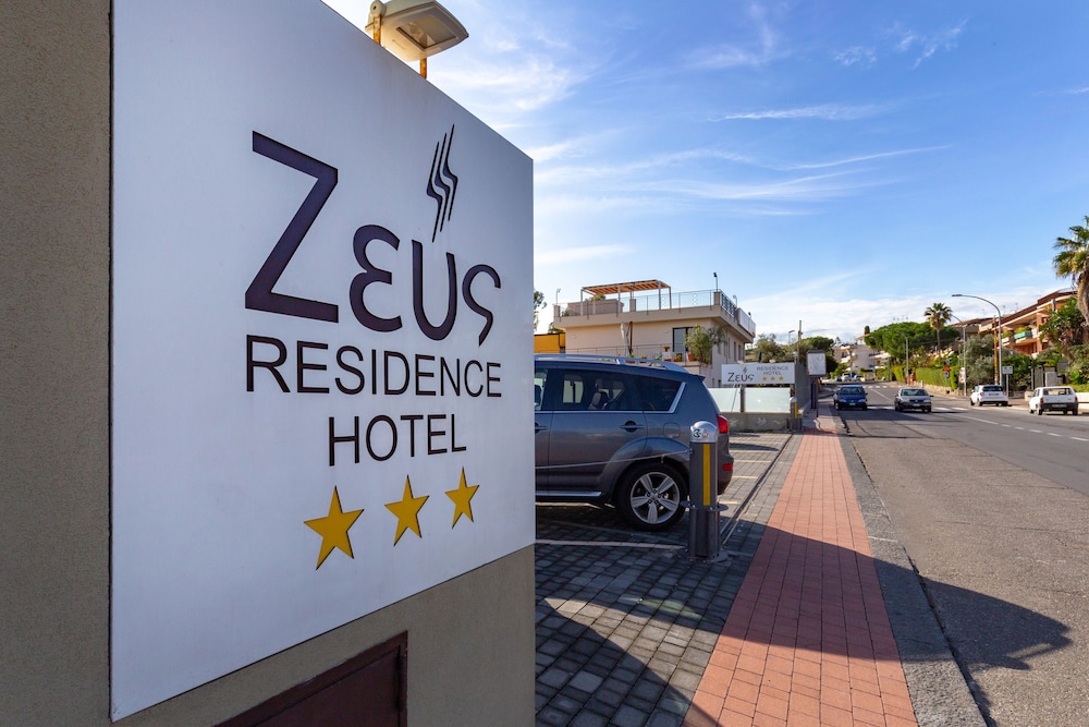 Zeus Residence Hotel 37/50