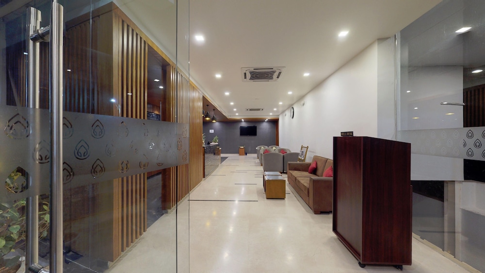 Hotel Shivas Gateway 11/77