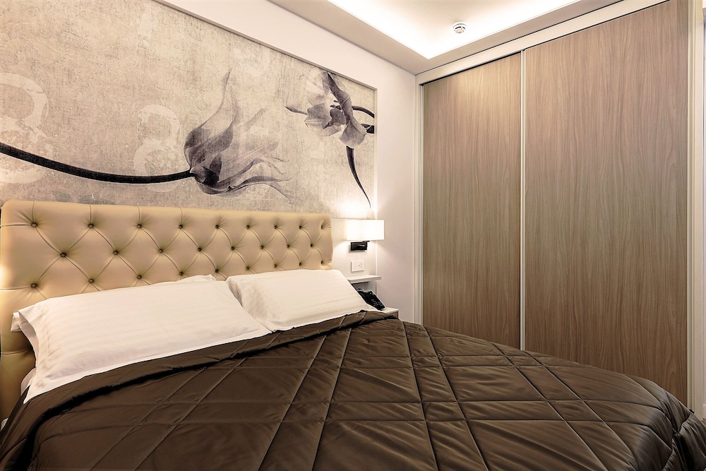Petit Hotel 18/31