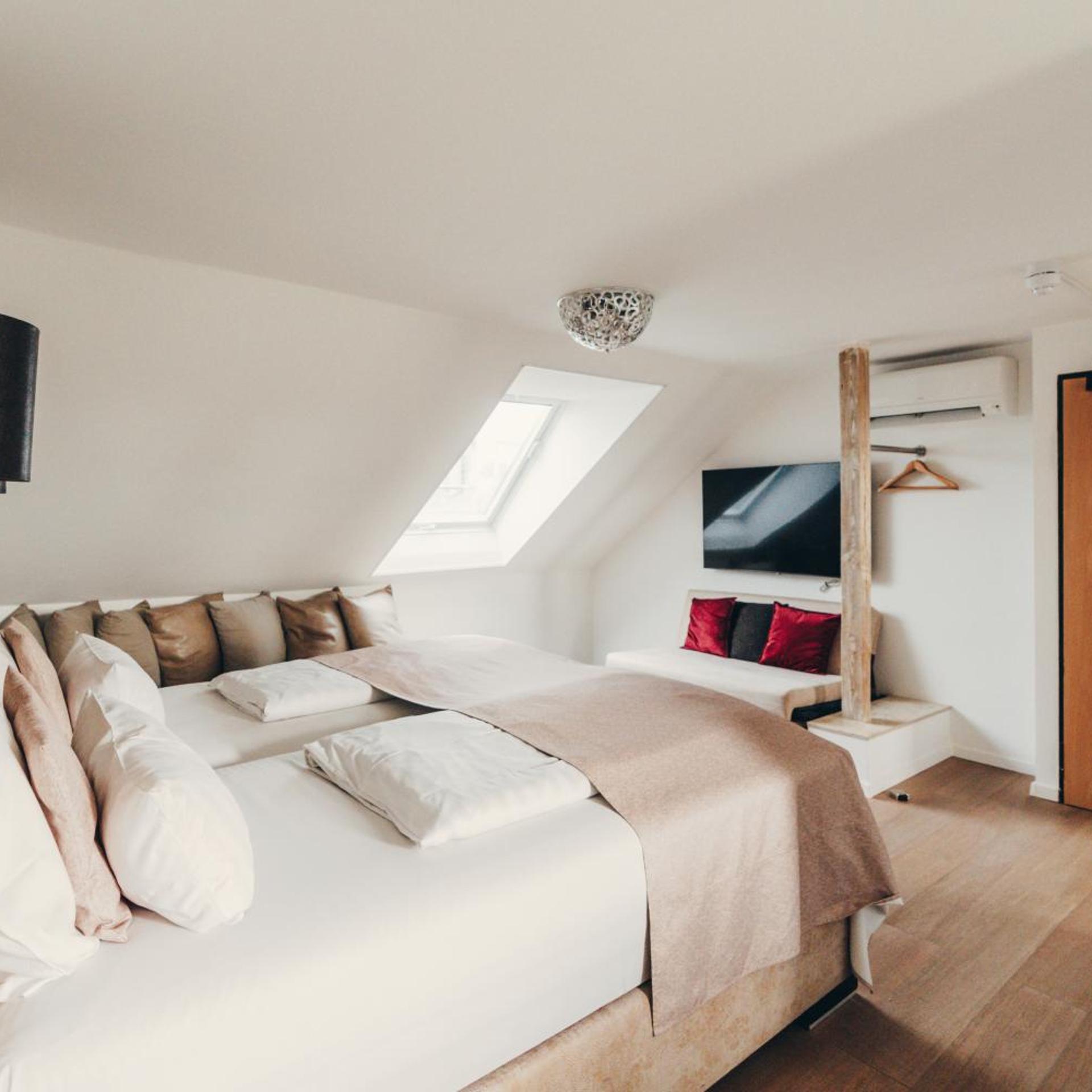 Room, Double Bed, Large