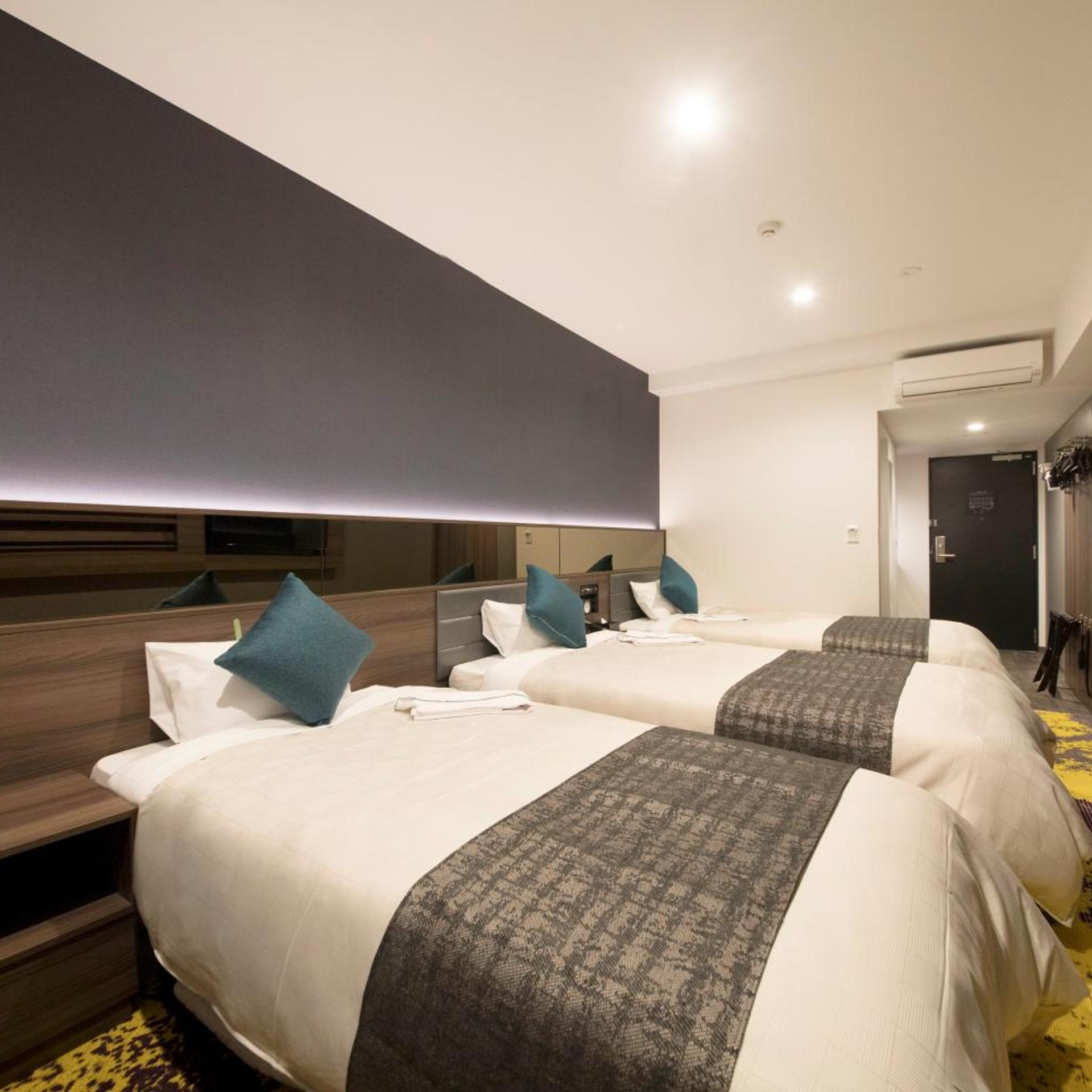Moderate, Twin Beds, Sofa