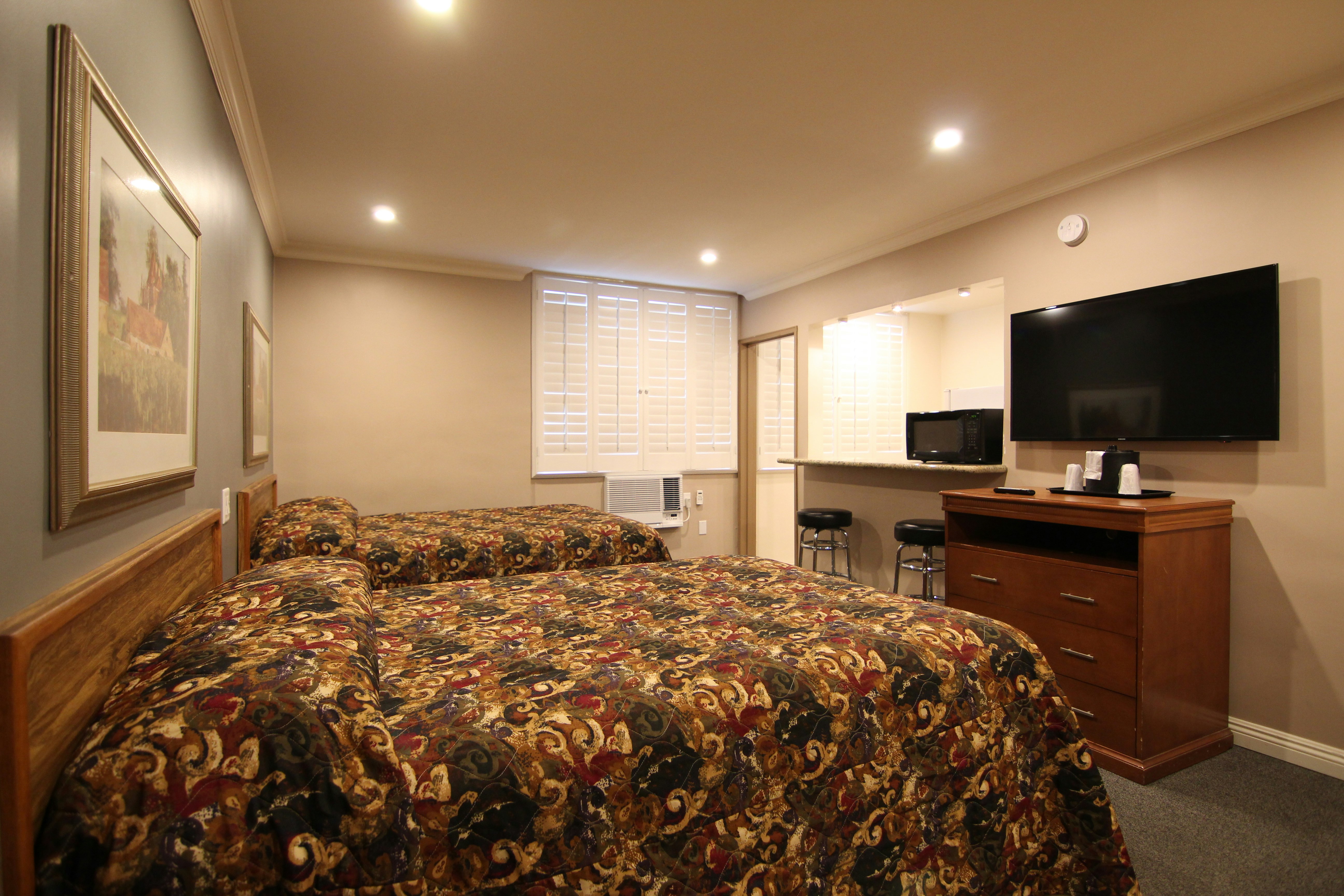 Dunes Inn Wilshire 57/72