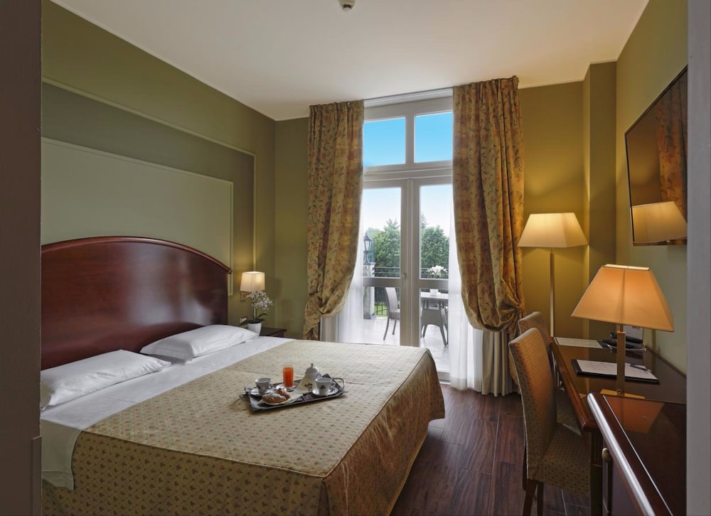 Savoia Hotel Regency 14/36