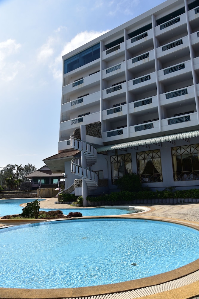 Bp Samila Beach Hotel & Resort 5/37