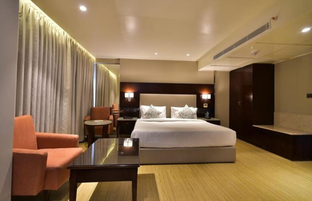 SUITE, DOUBLE BED