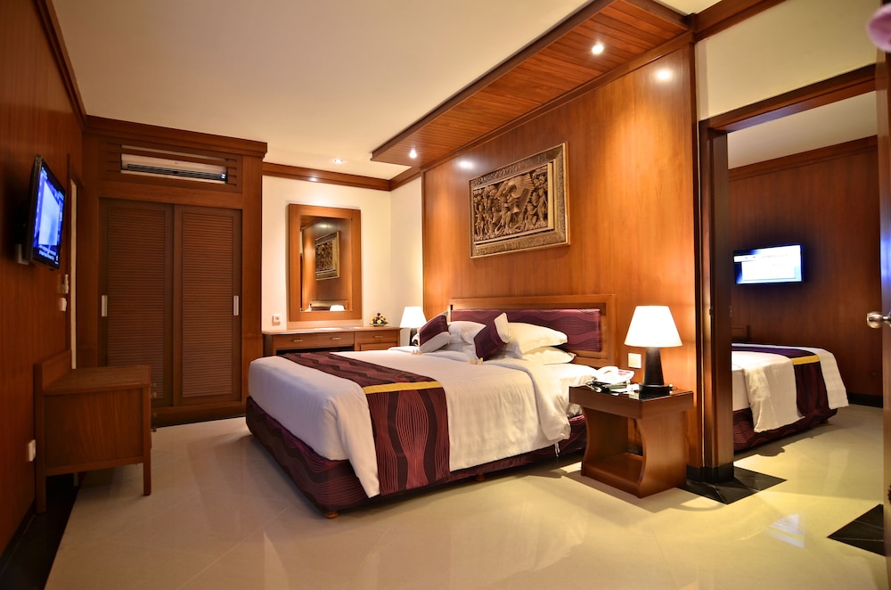 Bali Beach Hotel 15/50