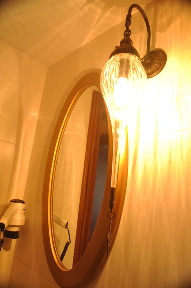 MERIAL HOTEL 30/43