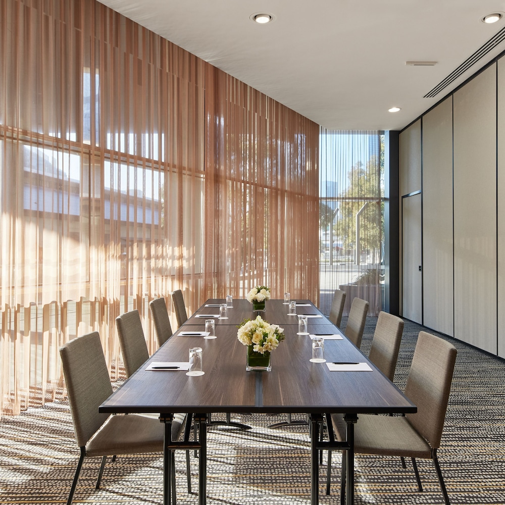 PAN PACIFIC MELBOURNE 52/73