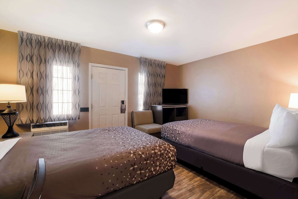 Standard, 2 Double Beds