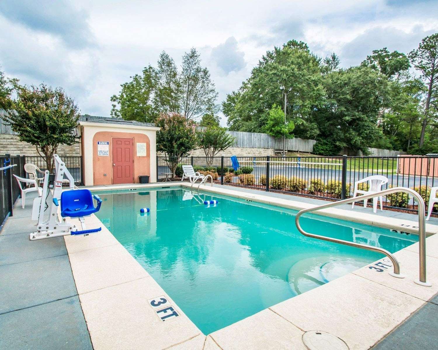 Econo Lodge Dothan West 19/20