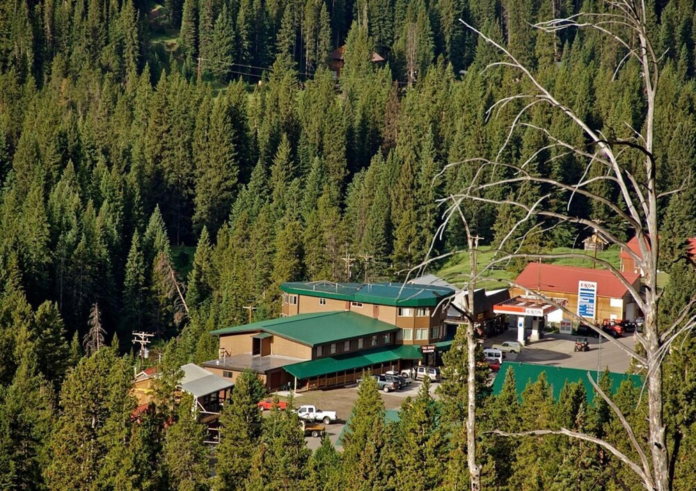 Soda Butte Lodge 23/24