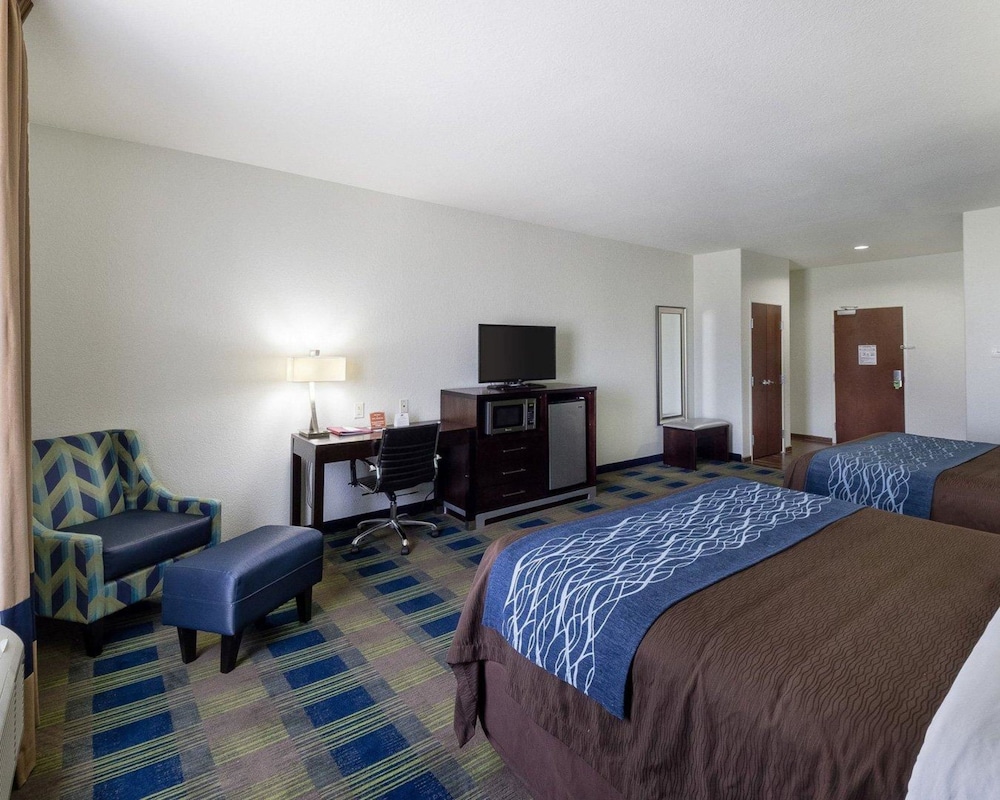 Comfort Inn & Suites Victoria North 20/46