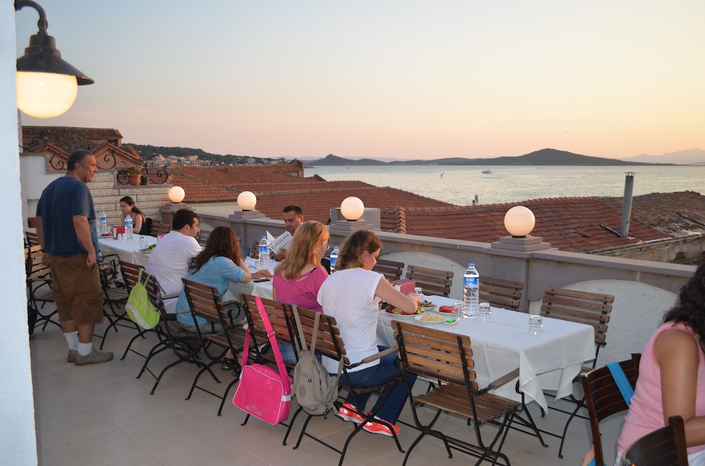 Ayvalik Palas Hotel 32/45