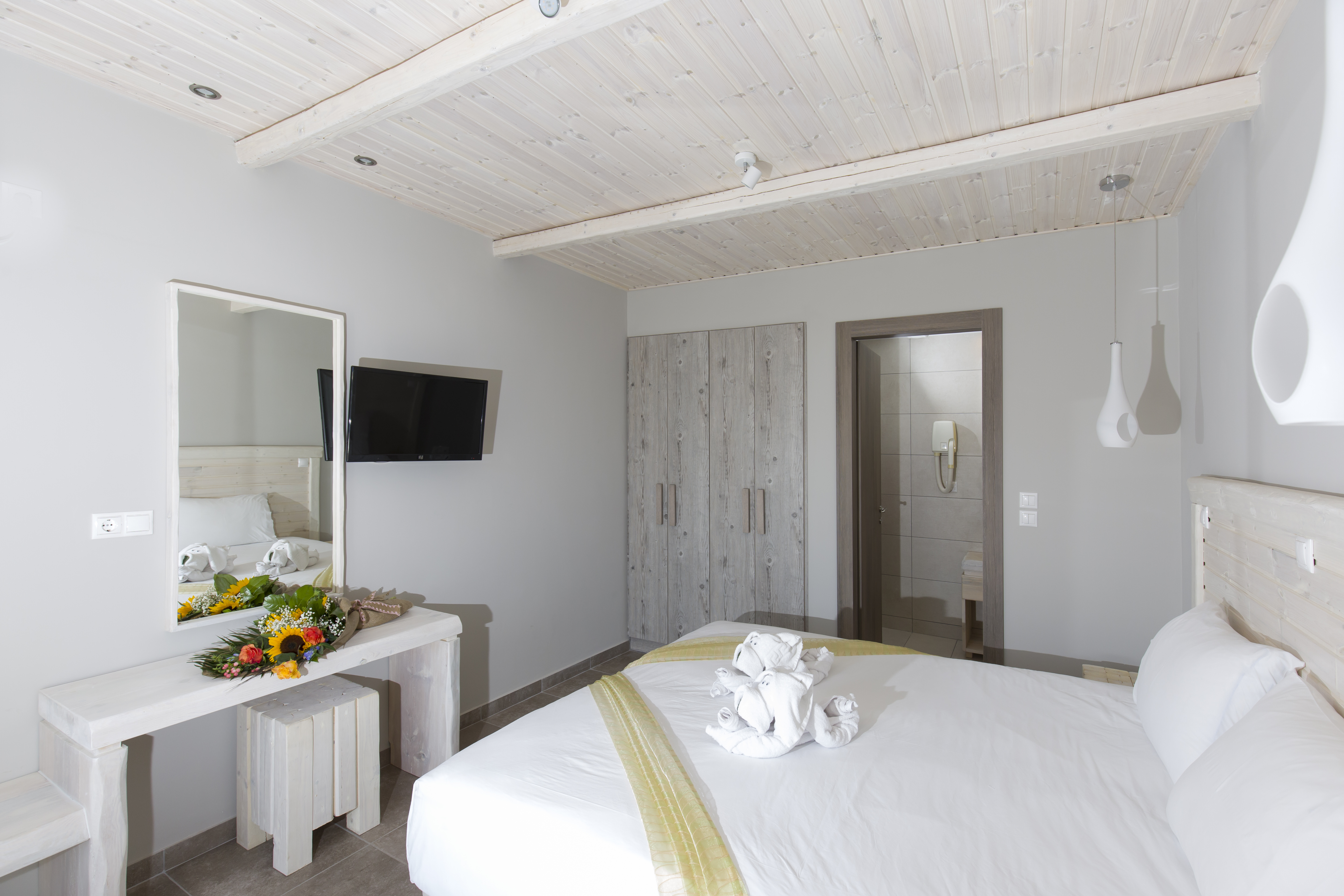 Anthemis Hotel Apartments 17/80