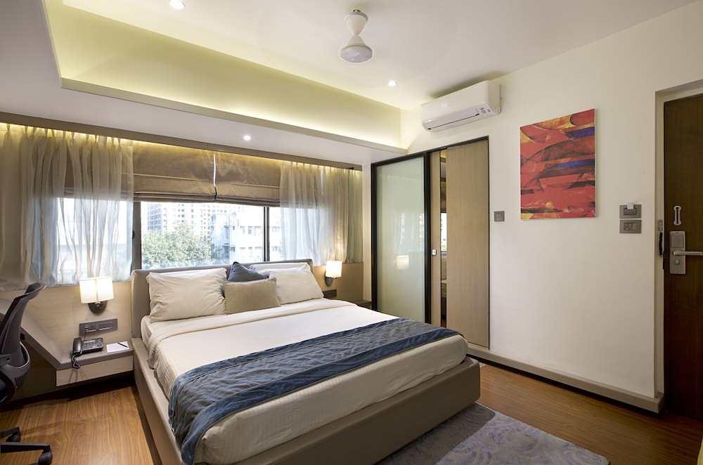 Oyo Premium 091 Vile Parle East 20/50